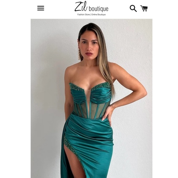 Emerald Strapless Stones Formal Dress. Size: 4 - Picture 3 of 4